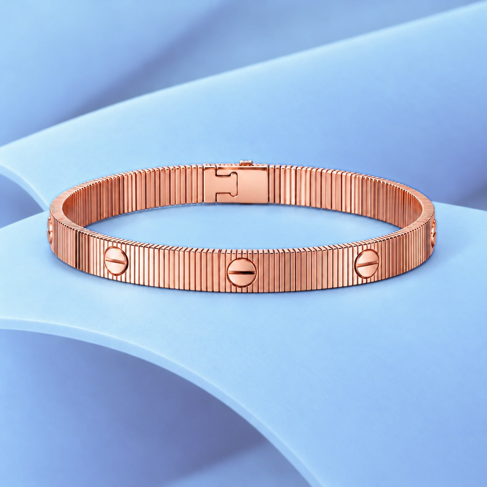 Gold bracelet in the style of cartier