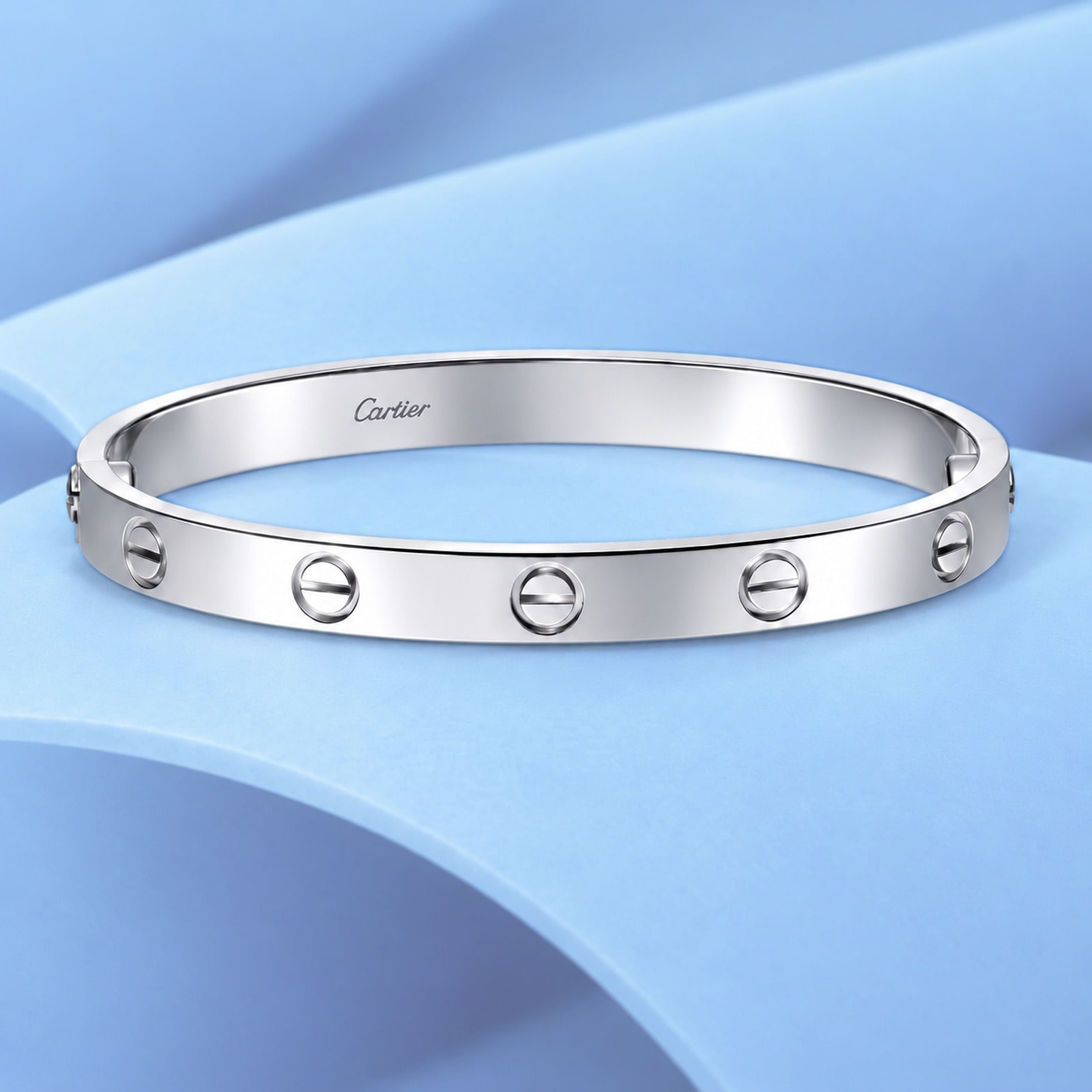 Gold bracelet in the style of cartier